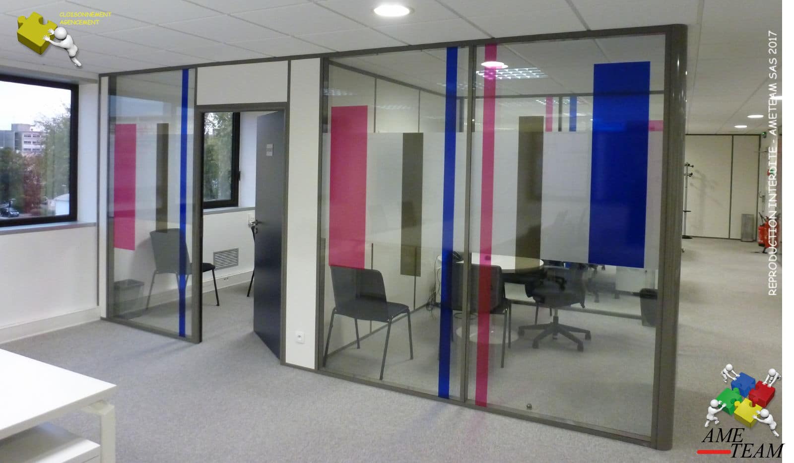 Projet COSMO / LYON 7 : Films décoratifs colorés sur cloisons vitrées toute hauteur